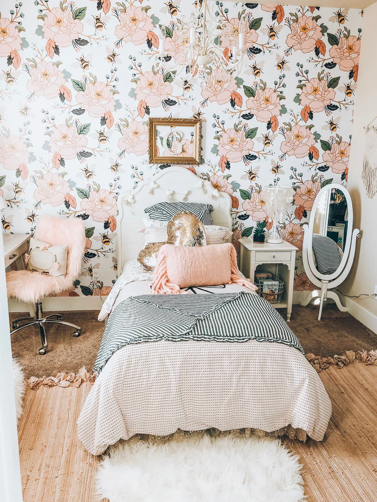 Honey Bloom Wallpaper