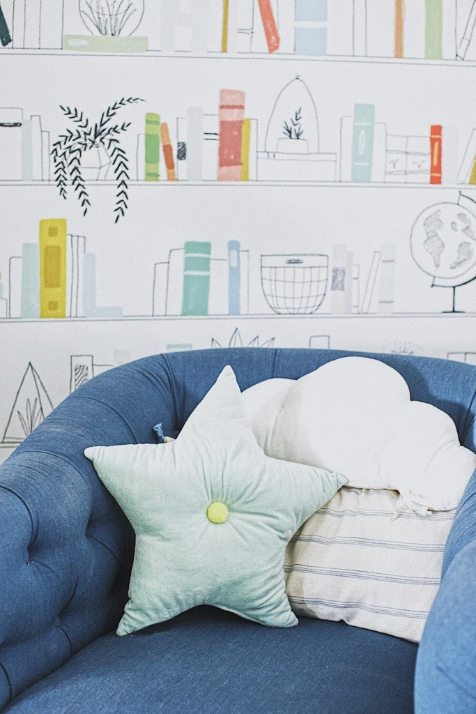 Leo's Library Wallpaper - Image 2