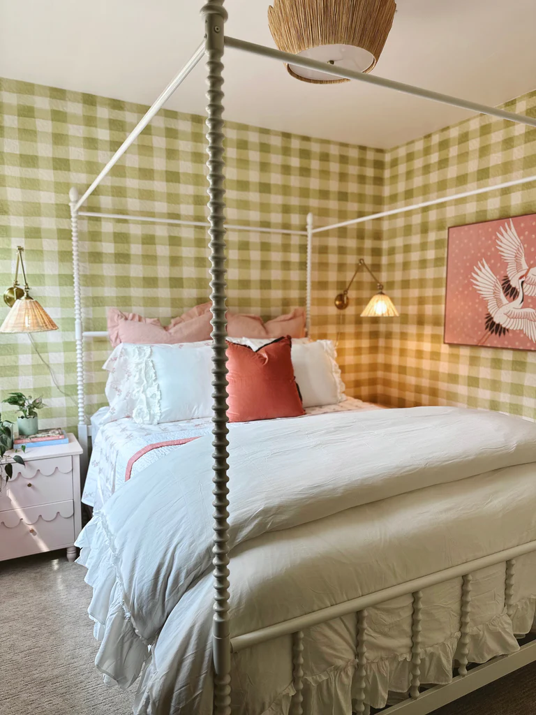 The Gingham Wallpaper - Image 3