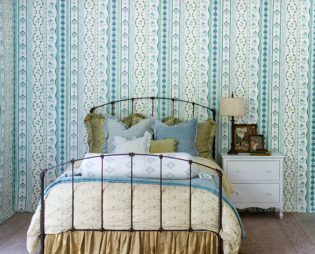 The Orchard Wallpaper - Image 4